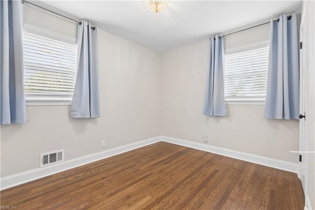 200 Peachwood LN, Virginia Beach, VA 23452