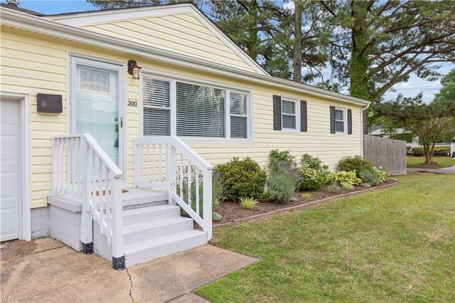 200 Peachwood LN, Virginia Beach, VA 23452