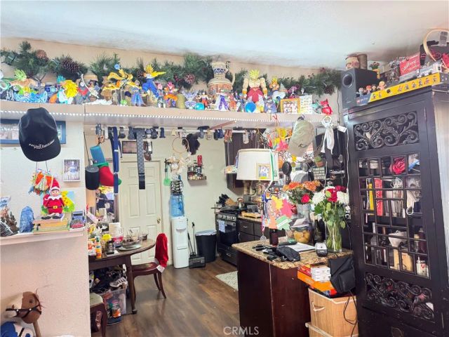 927 W 48th Street, Los Angeles, CA 90037