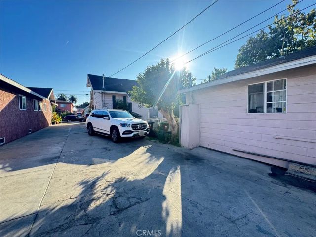 927 W 48th Street, Los Angeles, CA 90037