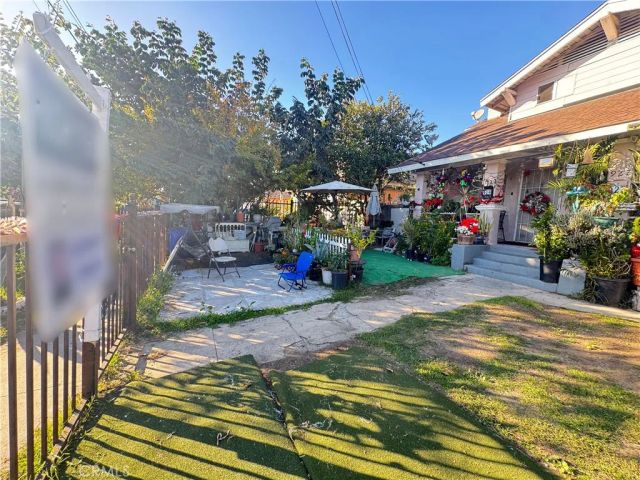 927 W 48th Street, Los Angeles, CA 90037