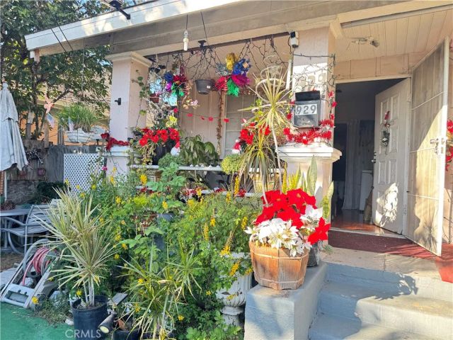 927 W 48th Street, Los Angeles, CA 90037