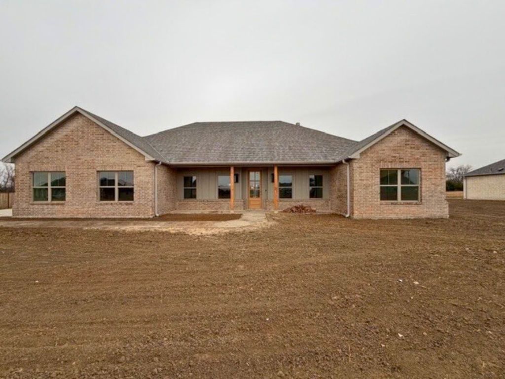 6037 Amber Drive, Sanger, TX 76266