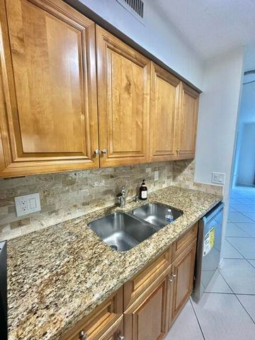 2305 N Congress Avenue 11, Boynton Beach, FL 33436