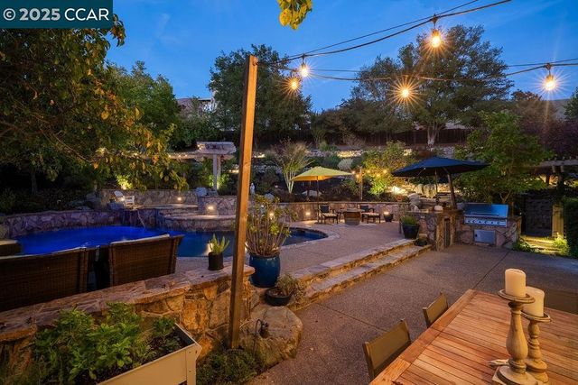 27 Campbell Place, Danville, CA 94526