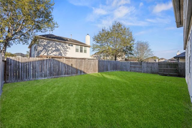 2202 Chelsea Vale Drive, Fresno, TX 77545