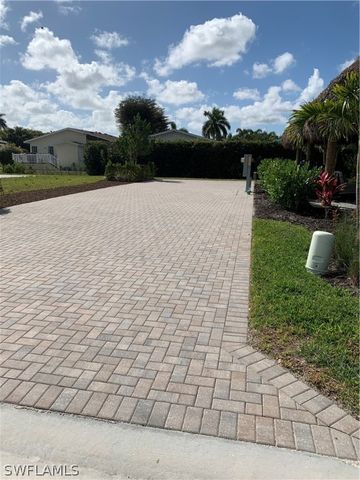 5570 Laguna Caribe CIR, Fort Myers, FL 33905