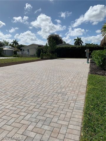 5570 Laguna Caribe CIR, Fort Myers, FL 33905