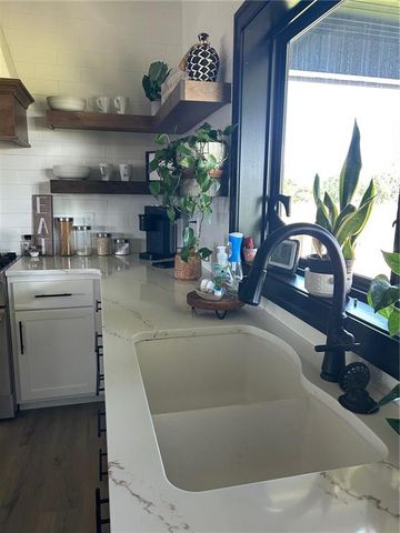 576 E 47 Highway, Girard, KS 66743