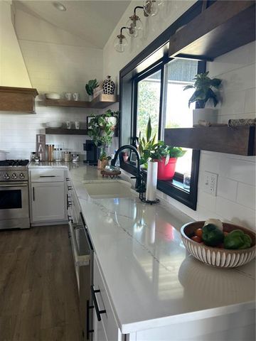 576 E 47 Highway, Girard, KS 66743