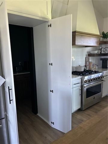 576 E 47 Highway, Girard, KS 66743