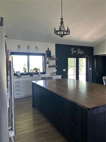 576 E 47 Highway, Girard, KS 66743