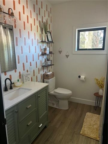 576 E 47 Highway, Girard, KS 66743