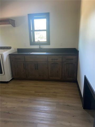 576 E 47 Highway, Girard, KS 66743