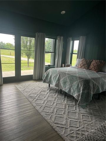 576 E 47 Highway, Girard, KS 66743