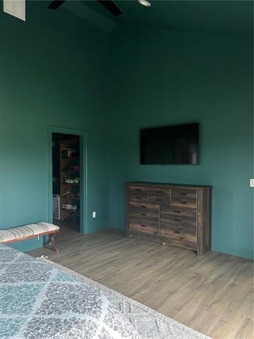 576 E 47 Highway, Girard, KS 66743