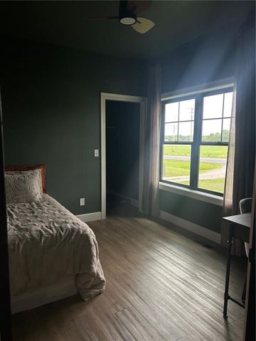 576 E 47 Highway, Girard, KS 66743