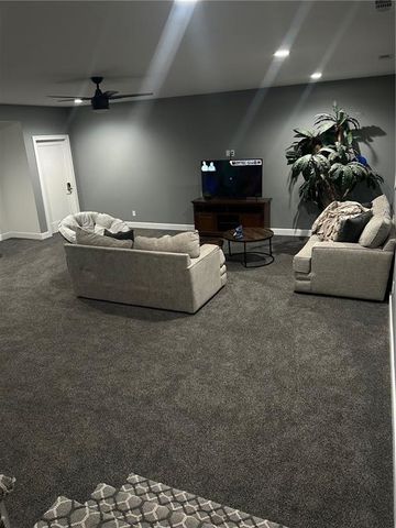 576 E 47 Highway, Girard, KS 66743