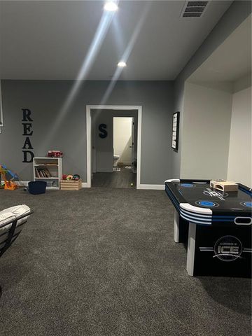 576 E 47 Highway, Girard, KS 66743