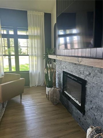 576 E 47 Highway, Girard, KS 66743