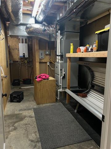 576 E 47 Highway, Girard, KS 66743