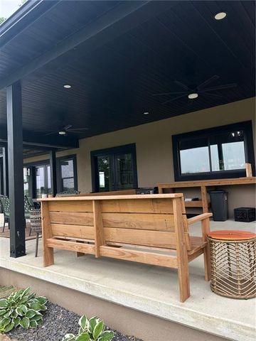 576 E 47 Highway, Girard, KS 66743