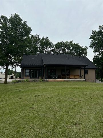 576 E 47 Highway, Girard, KS 66743