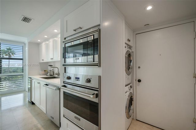 1111 Crandon Blvd C406, Key Biscayne, FL 33149