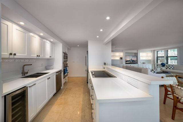 1111 Crandon Blvd C406, Key Biscayne, FL 33149