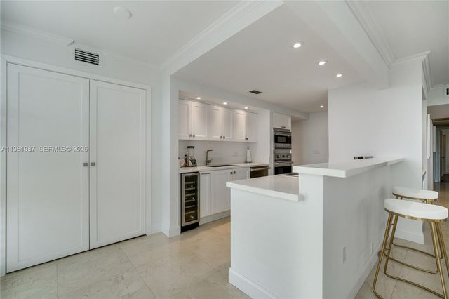 1111 Crandon Blvd C406, Key Biscayne, FL 33149