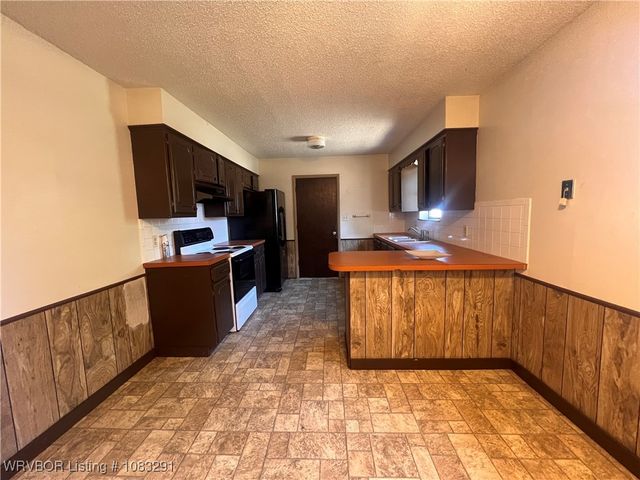 2904 Witteville Drive, Poteau, OK 74953