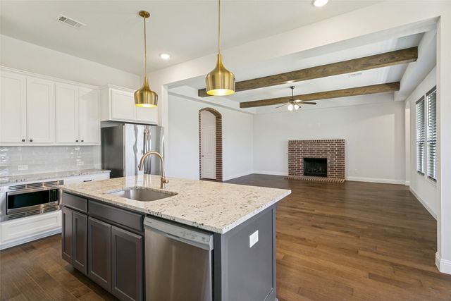 817 Highlands Avenue, Aledo, TX 76008