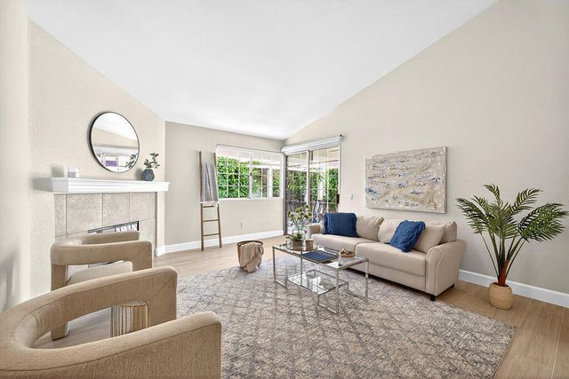 43791 Calle Las Brisas W, Palm Desert, CA 92211