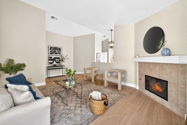 43791 Calle Las Brisas W, Palm Desert, CA 92211