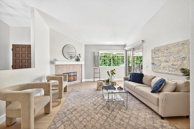 43791 Calle Las Brisas W, Palm Desert, CA 92211