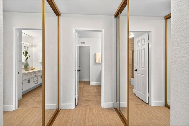 43791 Calle Las Brisas W, Palm Desert, CA 92211