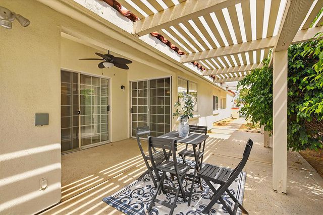 43791 Calle Las Brisas W, Palm Desert, CA 92211