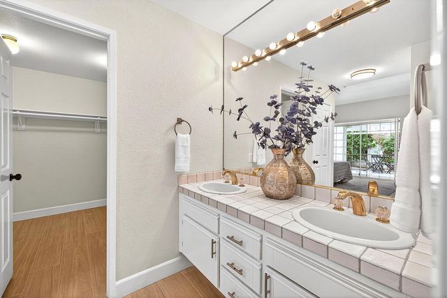 43791 Calle Las Brisas W, Palm Desert, CA 92211