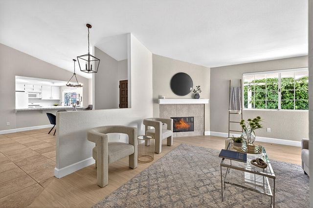 43791 Calle Las Brisas W, Palm Desert, CA 92211