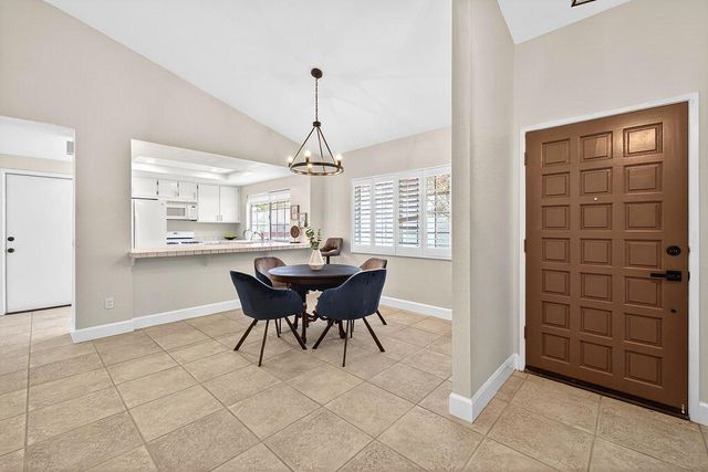 43791 Calle Las Brisas W, Palm Desert, CA 92211