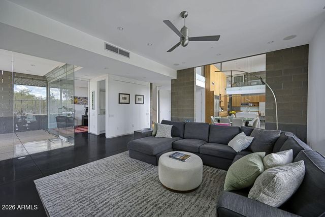 10010 E JENAN Drive, Scottsdale, AZ 85260