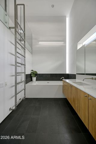 10010 E JENAN Drive, Scottsdale, AZ 85260