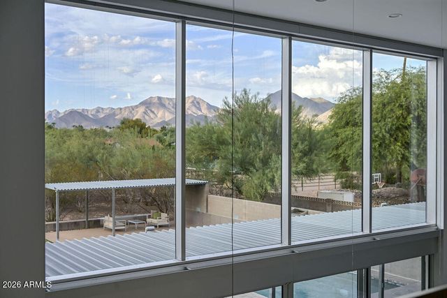 10010 E JENAN Drive, Scottsdale, AZ 85260