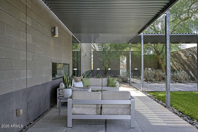 10010 E JENAN Drive, Scottsdale, AZ 85260