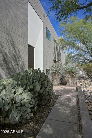 10010 E JENAN Drive, Scottsdale, AZ 85260