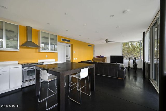 10010 E JENAN Drive, Scottsdale, AZ 85260