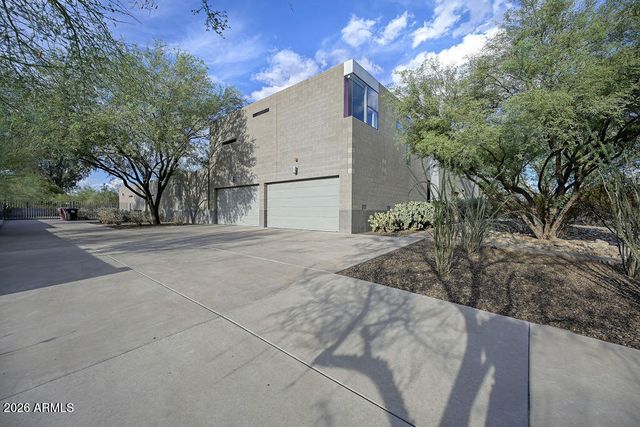 10010 E JENAN Drive, Scottsdale, AZ 85260
