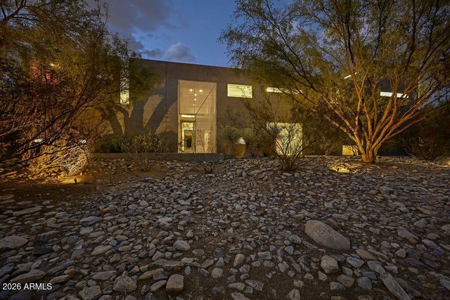 10010 E JENAN Drive, Scottsdale, AZ 85260