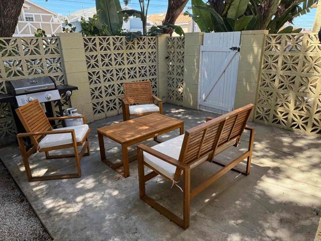 2707 Carnegie Lane Unit 1, Redondo Beach, CA 90278