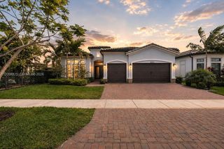 8022 Deer Lake Ct, Parkland, FL 33067